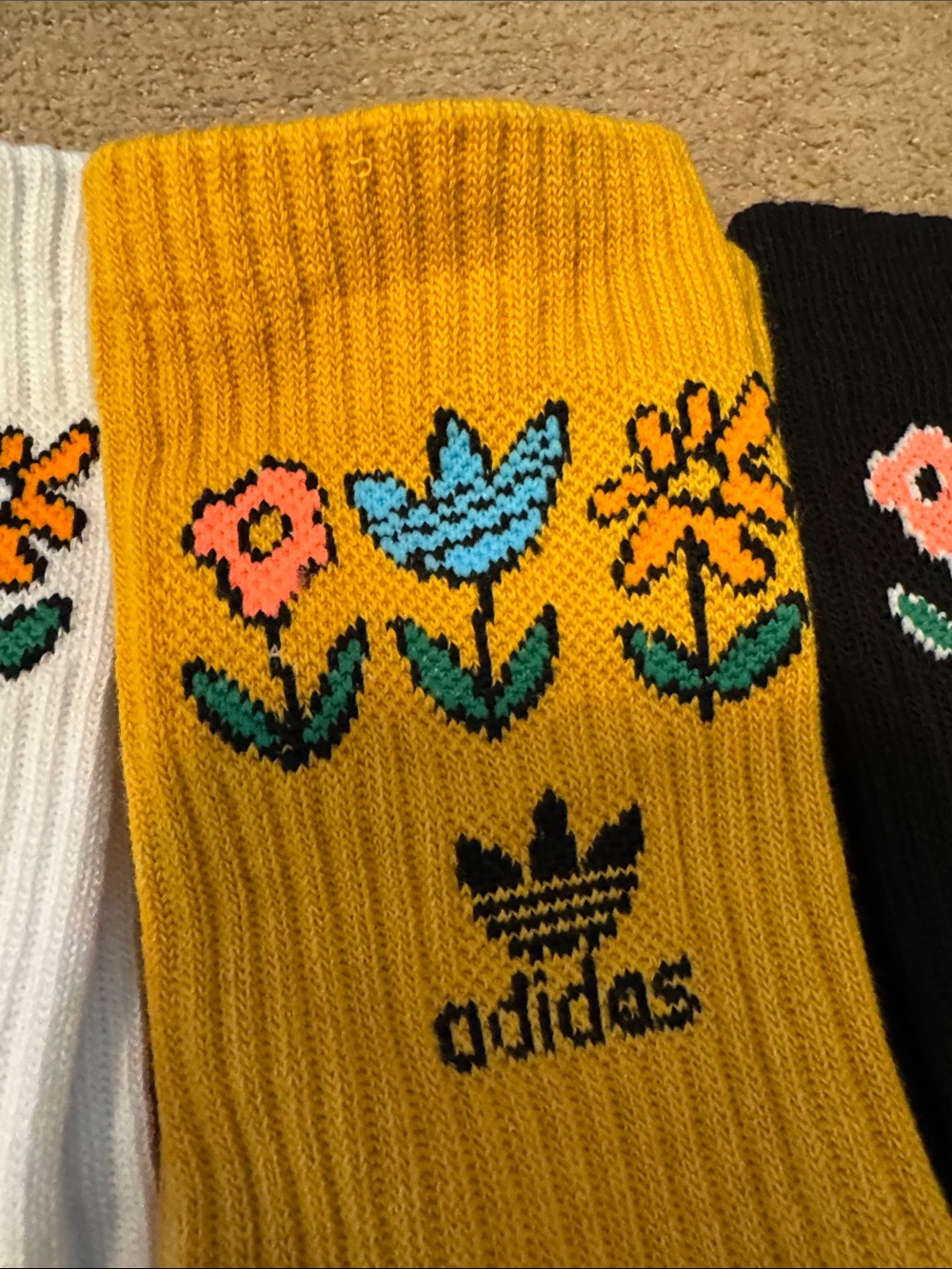 Adidas Floral Trefoil Crew Socks - White, Mustard, Black - Picture 3 of 6